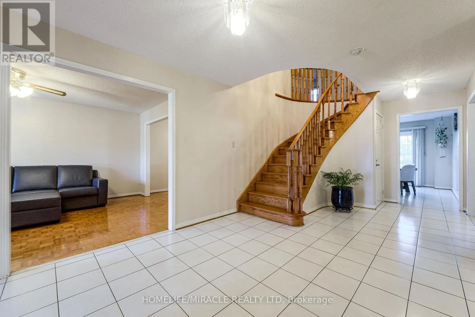 89 WOODLOT CRESCENT