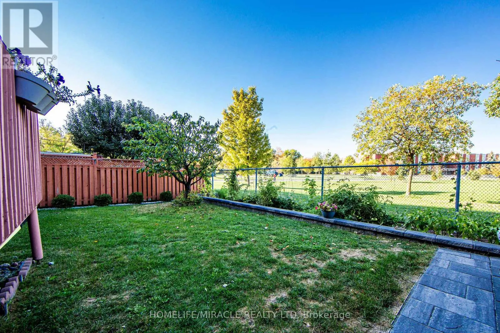 89 WOODLOT CRESCENT