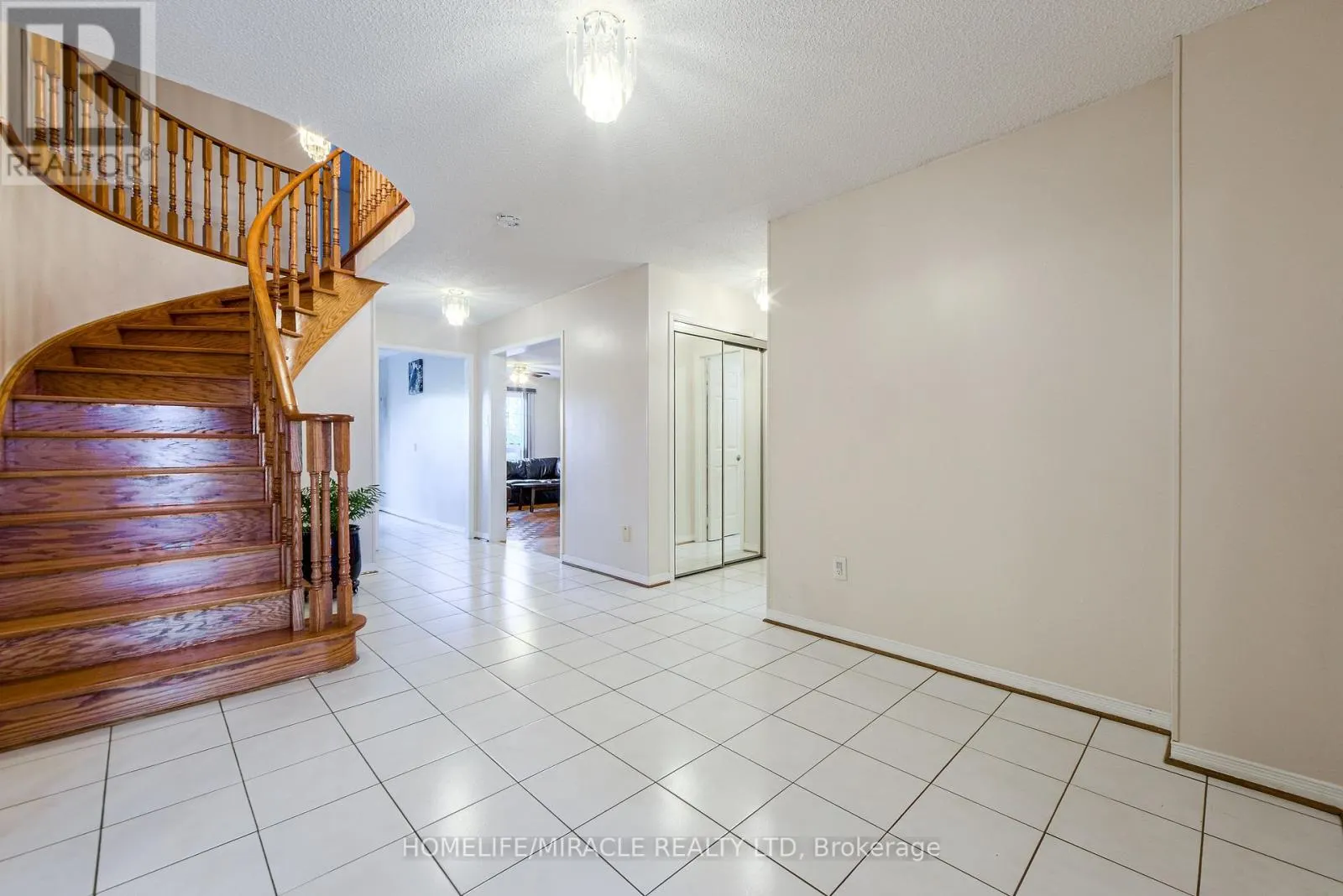 89 WOODLOT CRESCENT
