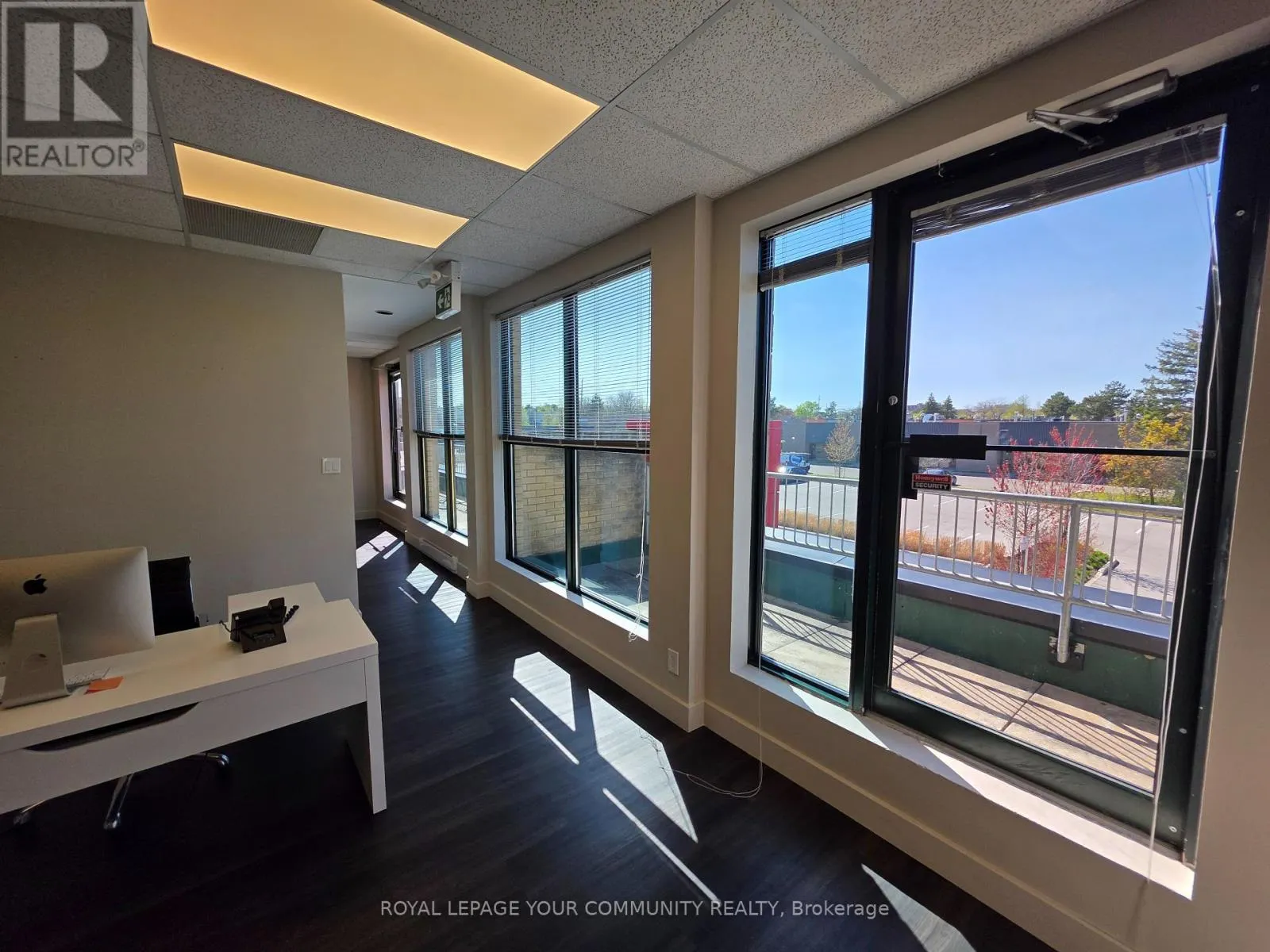 DR 31-32 - 2155 DUNWIN DRIVE