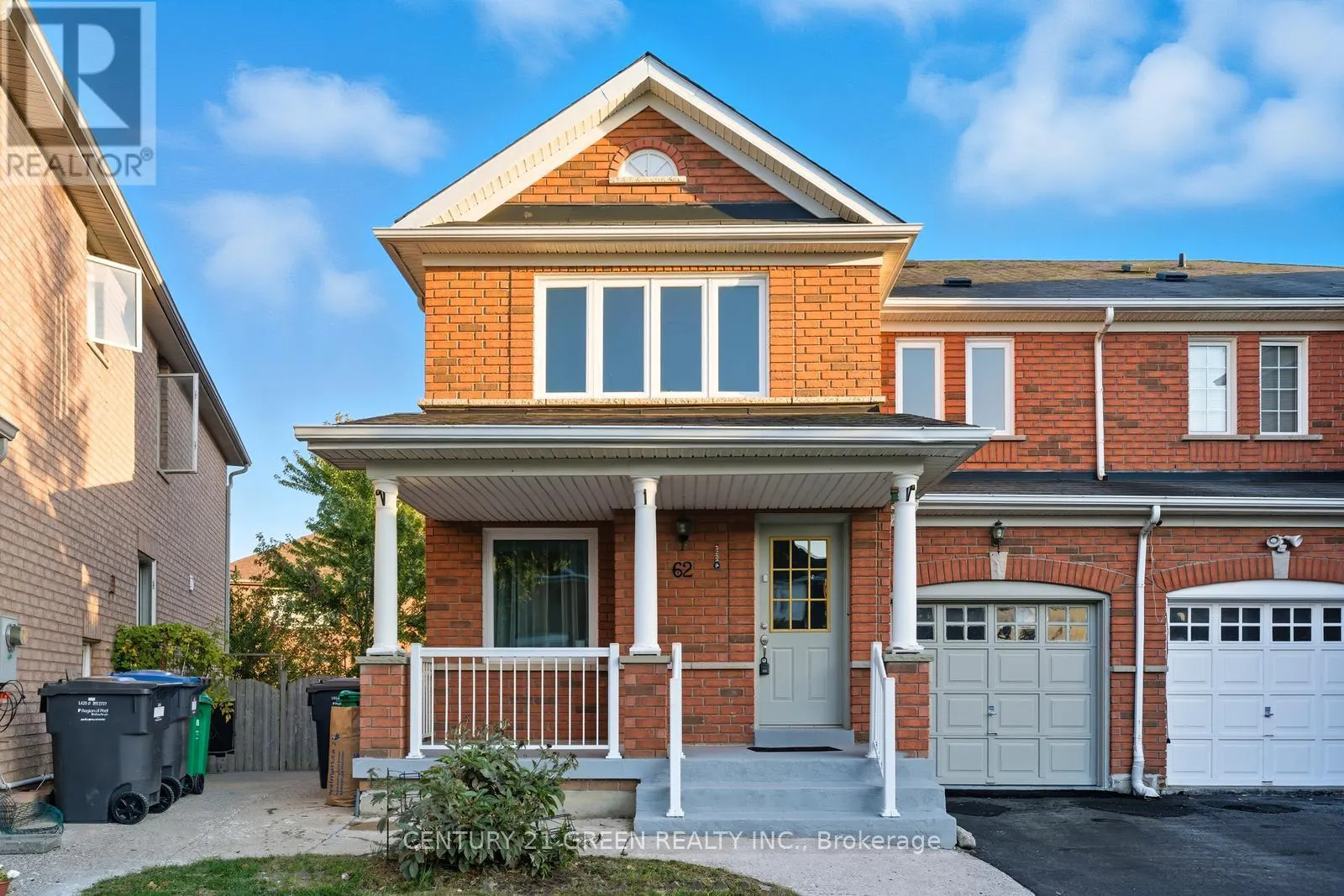 62 SAINTSBURY CRESCENT