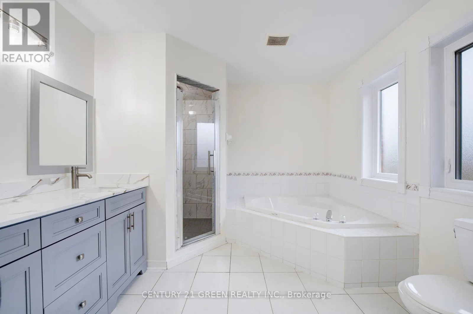 62 SAINTSBURY CRESCENT