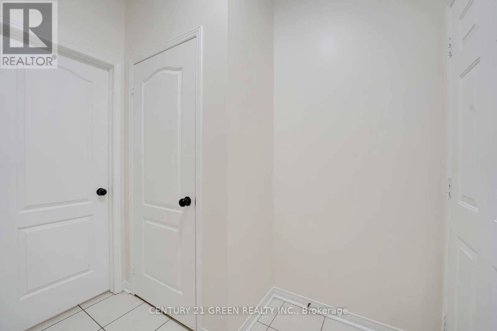 62 SAINTSBURY CRESCENT