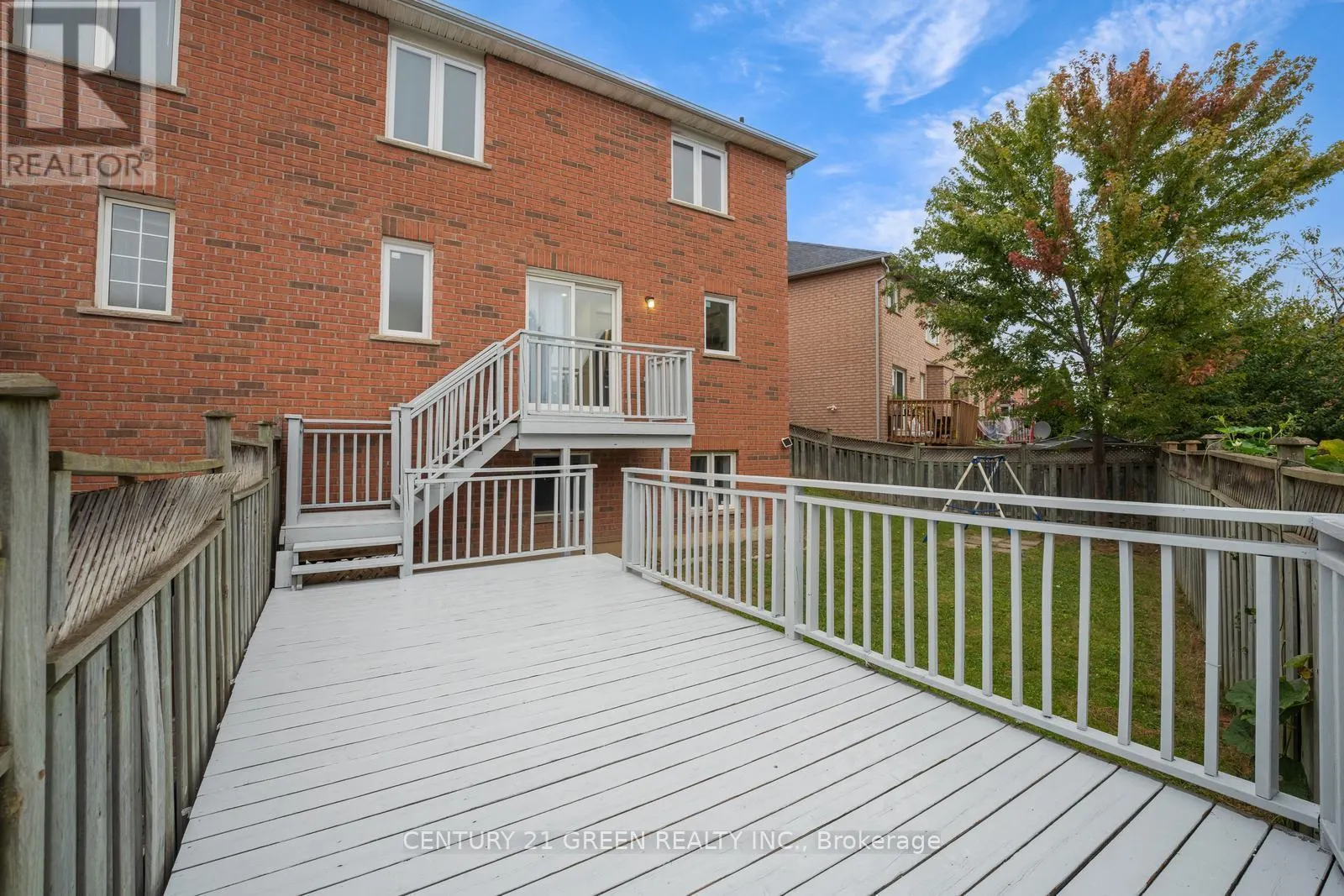 62 SAINTSBURY CRESCENT
