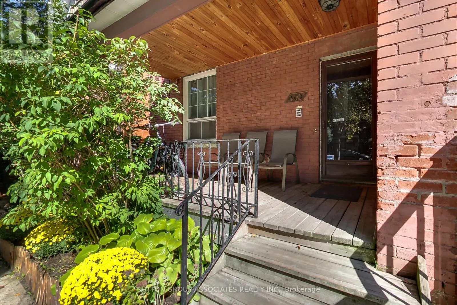 203 FAIRVIEW AVENUE