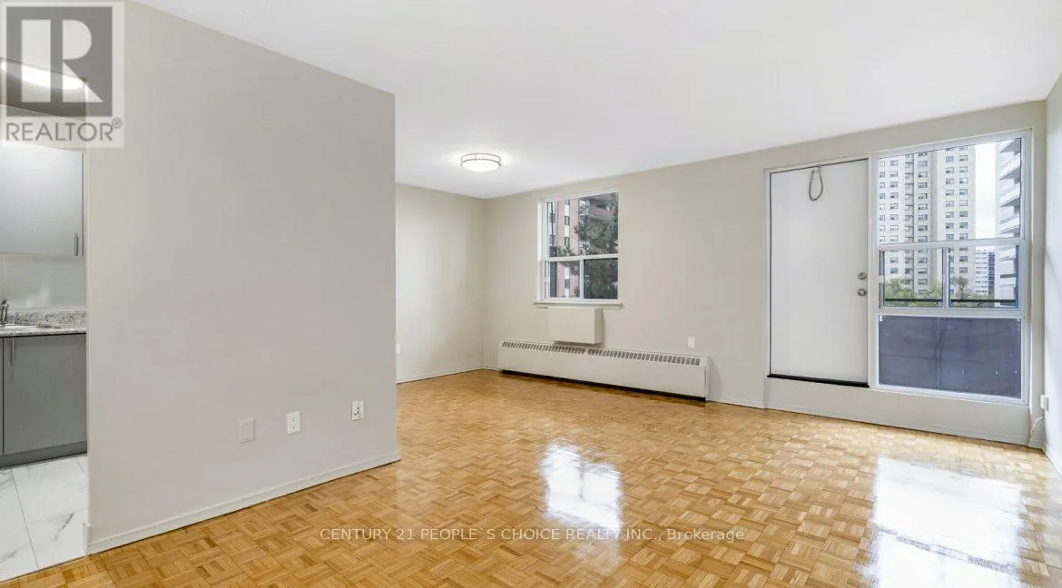 512 - 20 PAISLEY BOULEVARD W