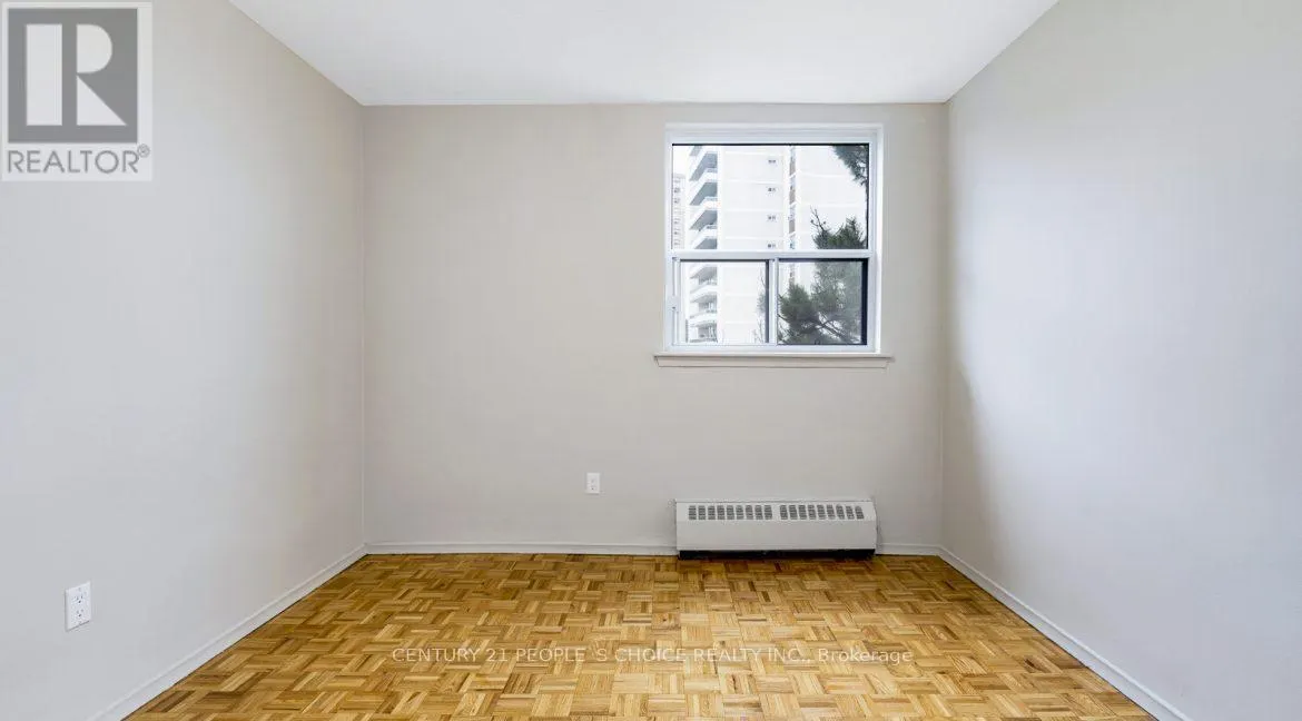 512 - 20 PAISLEY BOULEVARD W