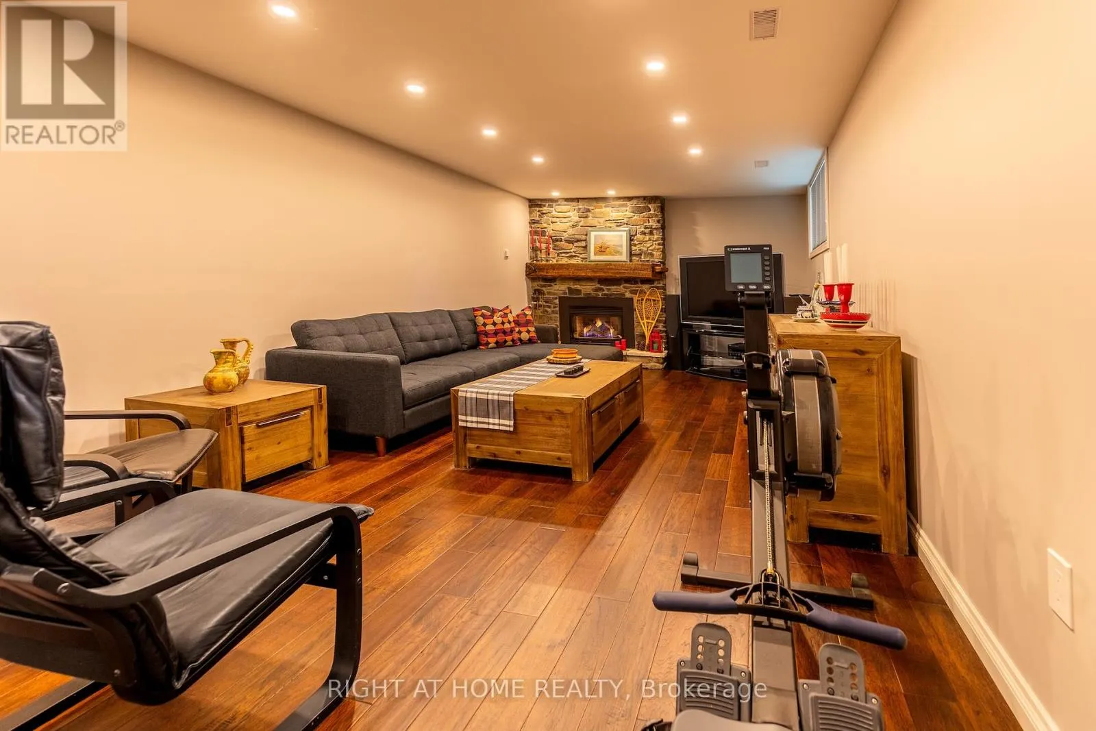 3325 ENNISKILLEN CIRCLE