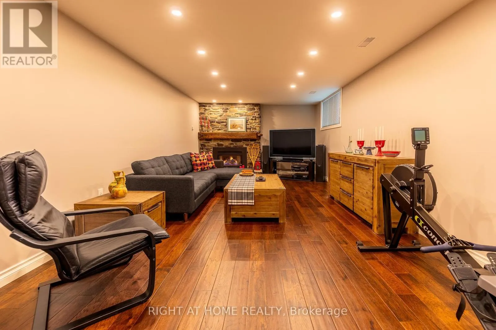 3325 ENNISKILLEN CIRCLE