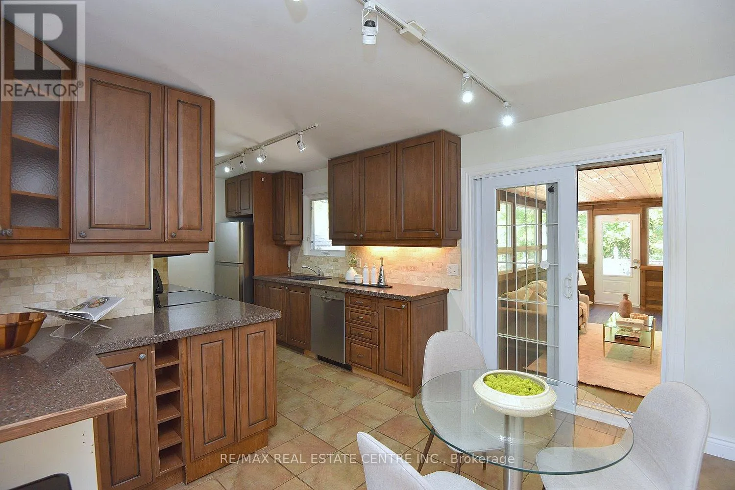 405 ERINDALE DRIVE