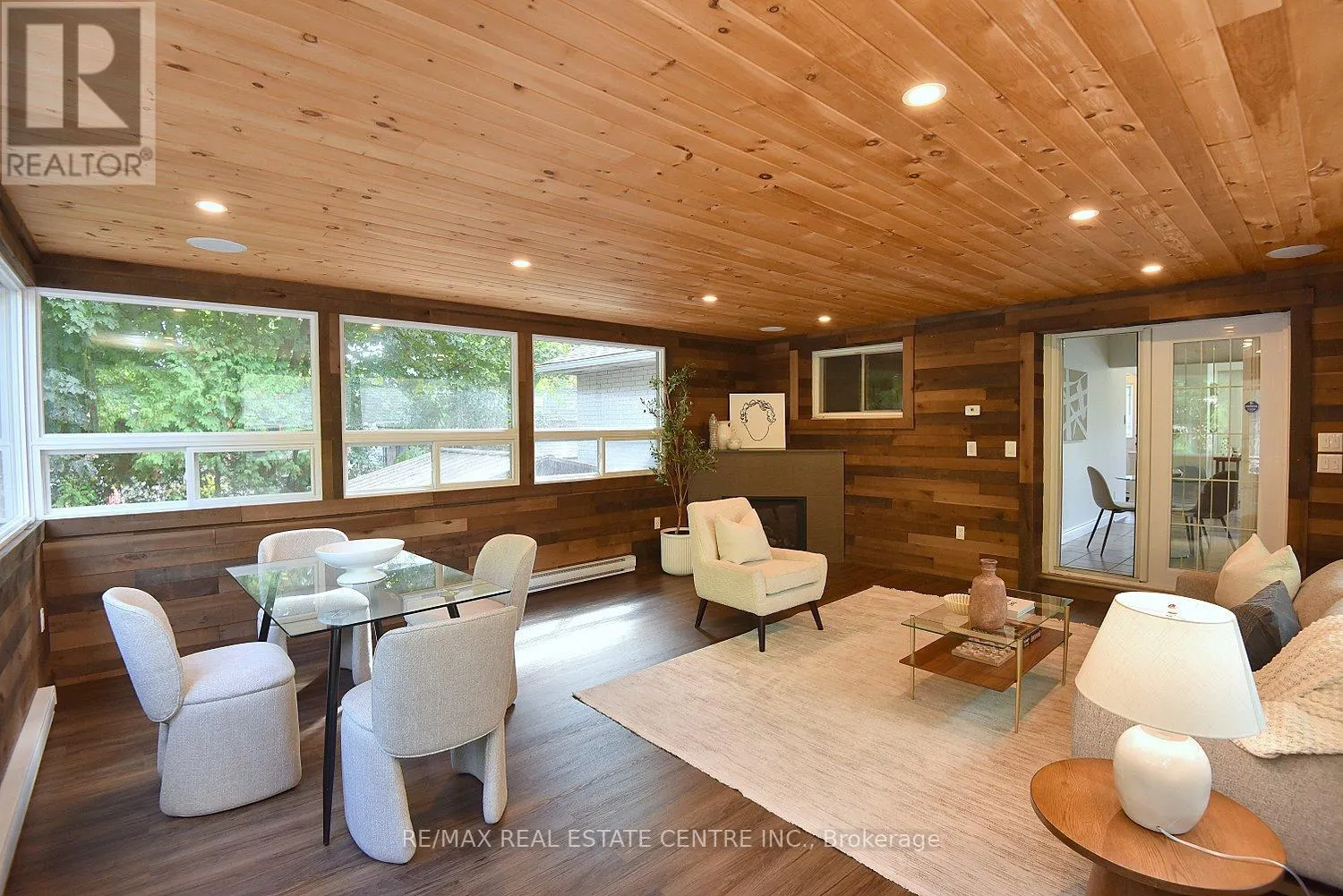 405 ERINDALE DRIVE