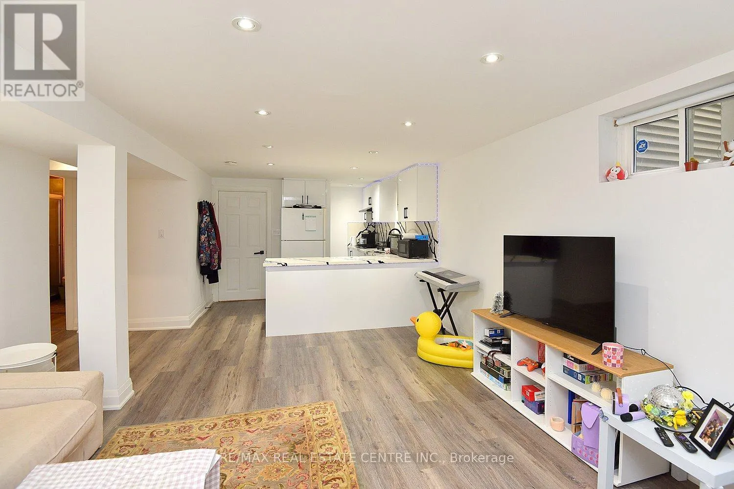 405 ERINDALE DRIVE
