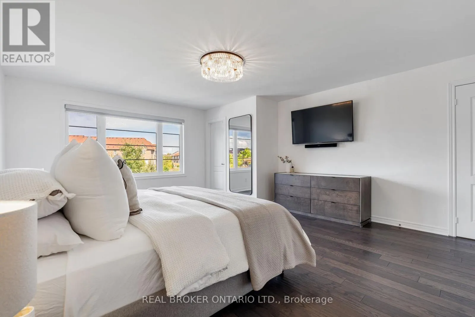 4 MUGFORD CRESCENT