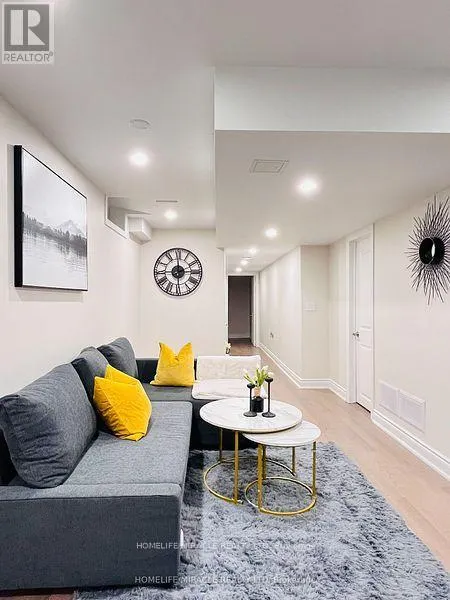 BASEMENT - 52 VERSAILLES CRESCENT