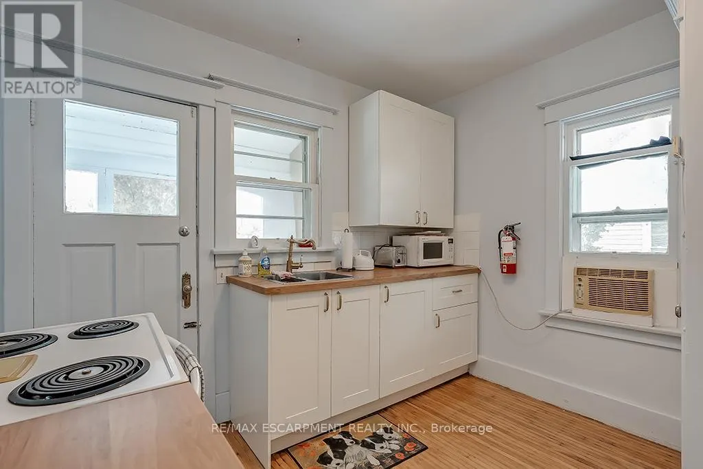 1415 LAKESHORE ROAD