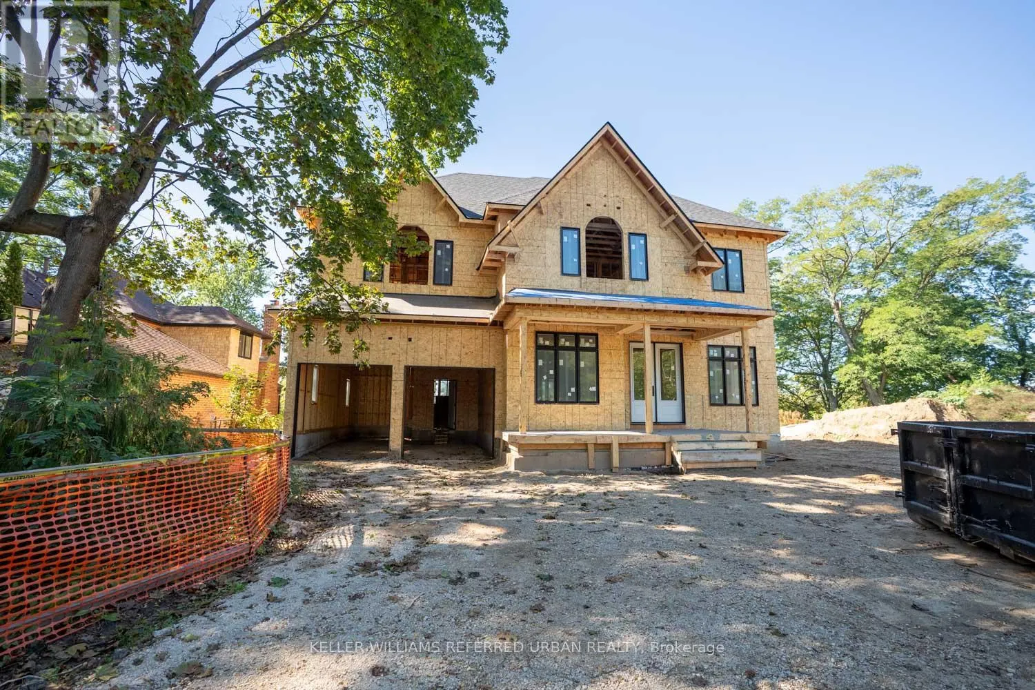 1429 DUNDAS CRESCENT