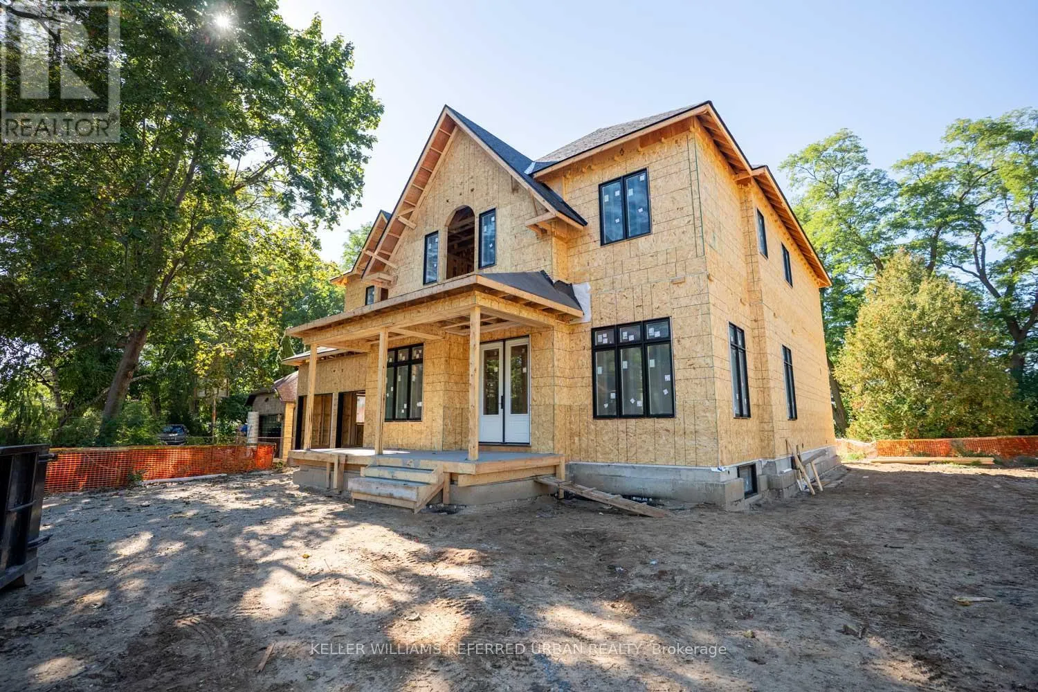 1429 DUNDAS CRESCENT