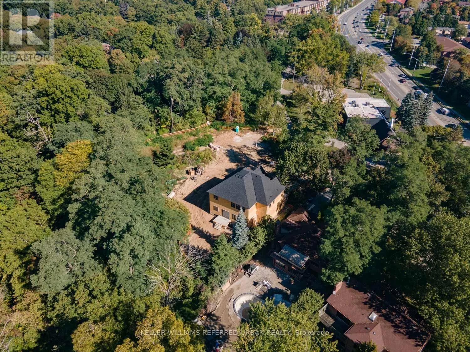 1429 DUNDAS CRESCENT