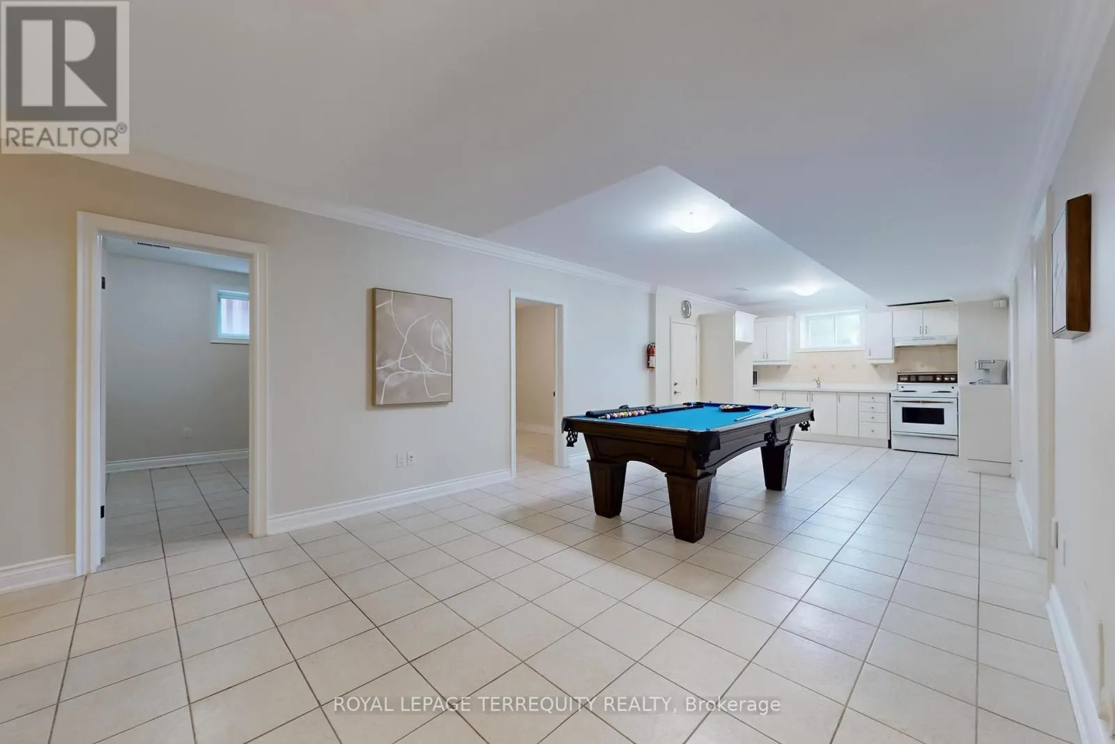 12 HIGHLAND HILL