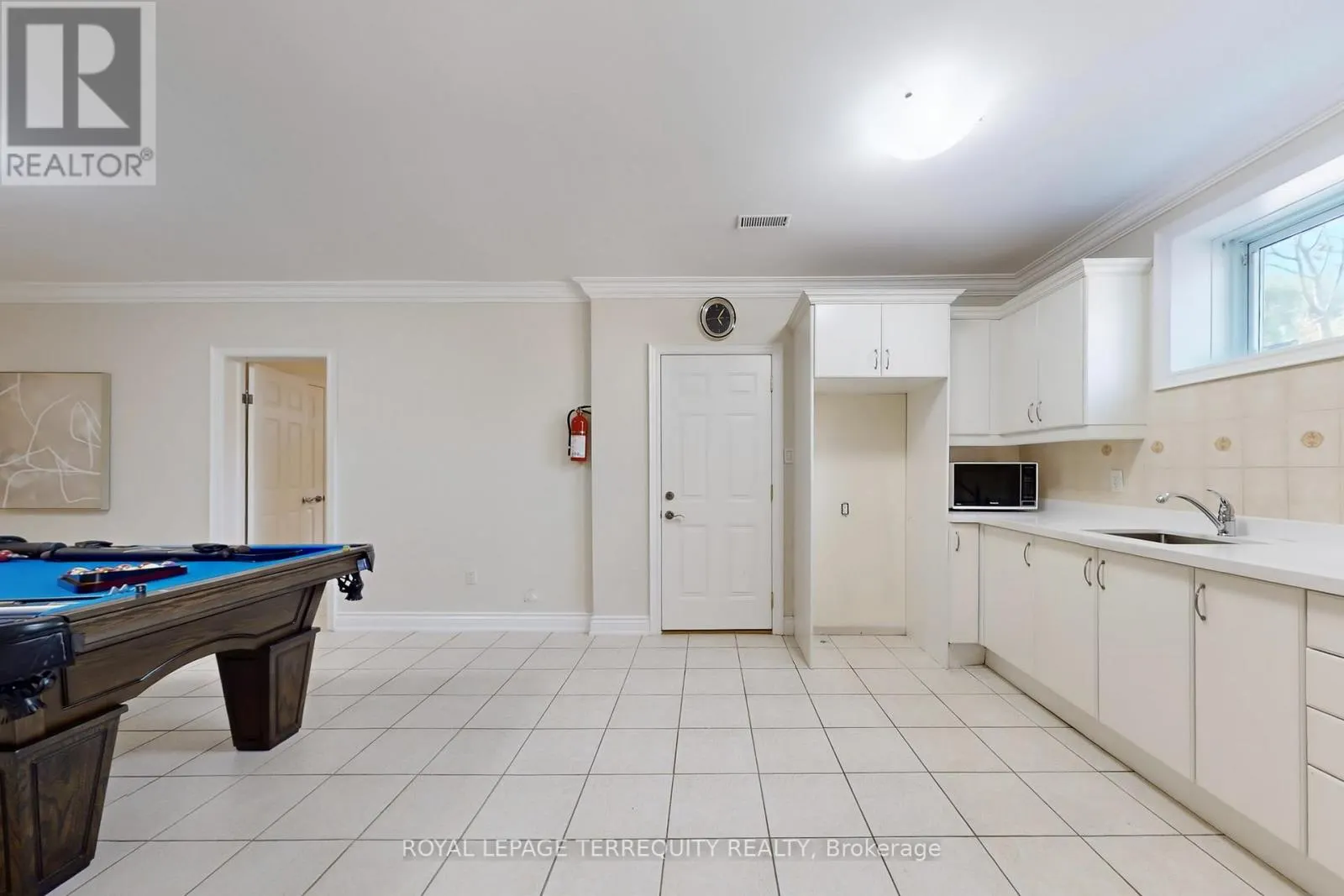 12 HIGHLAND HILL