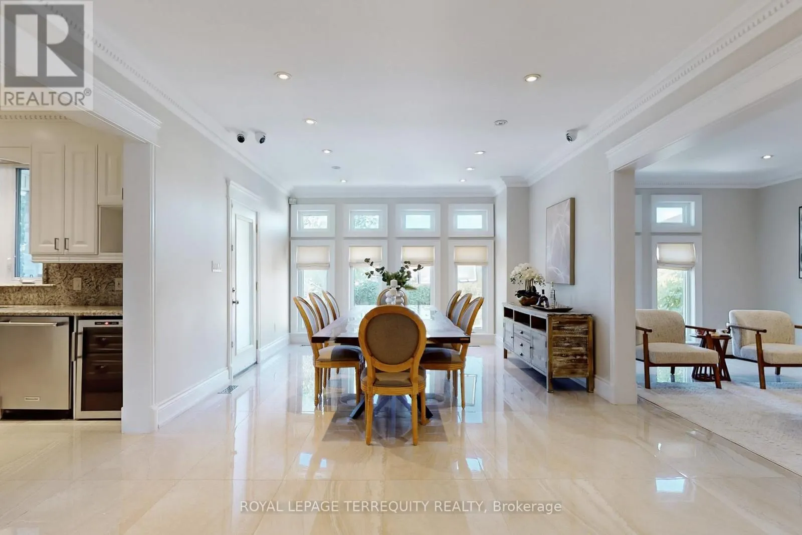 12 HIGHLAND HILL