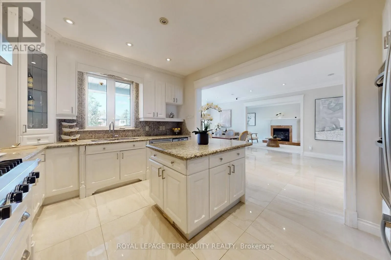 12 HIGHLAND HILL