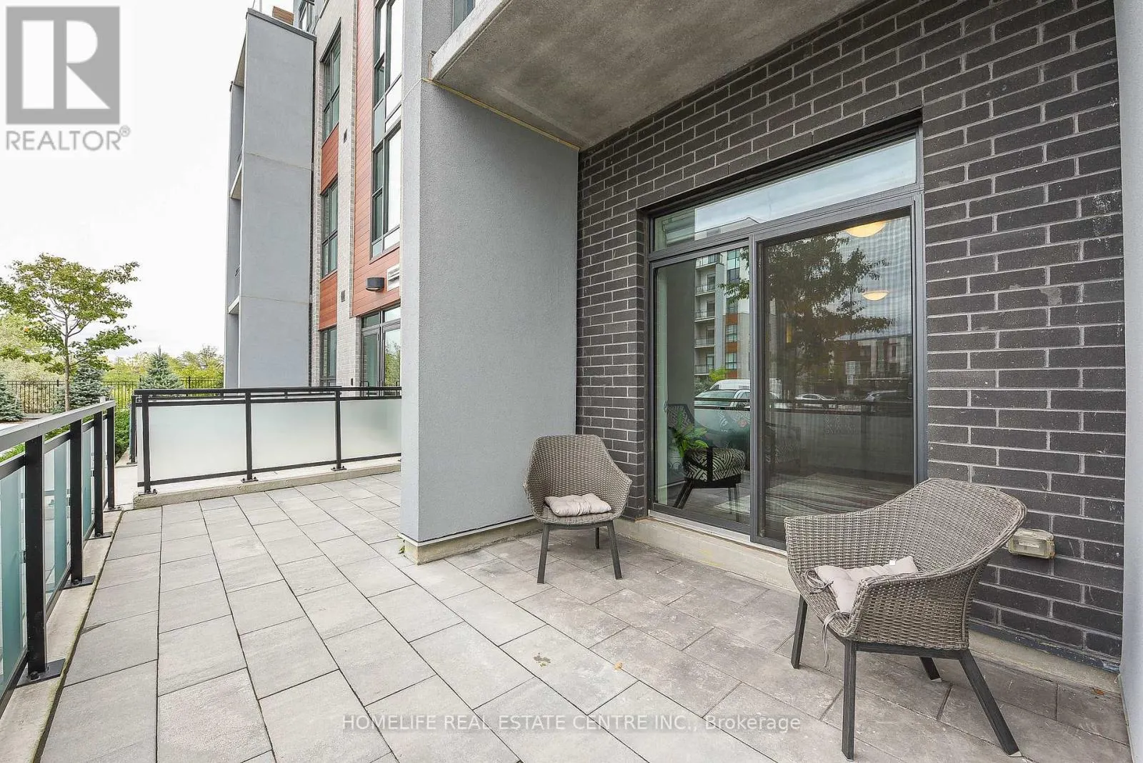 104 - 95 DUNDAS STREET