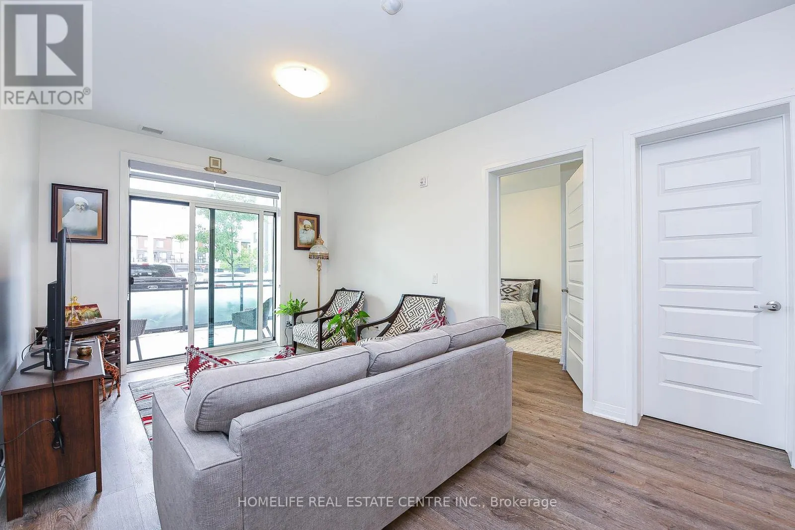 104 - 95 DUNDAS STREET