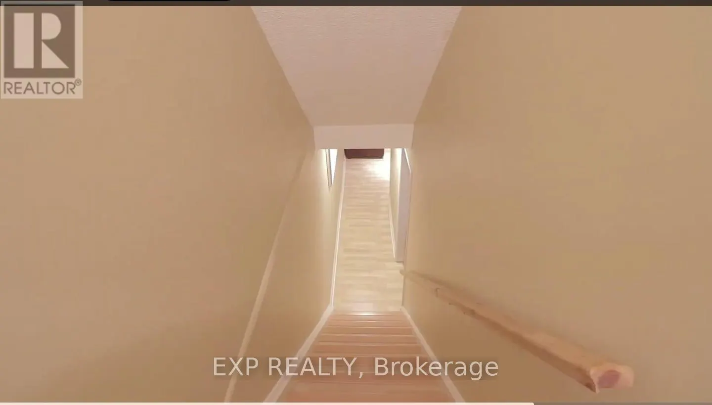 13 FOSTER CRESCENT