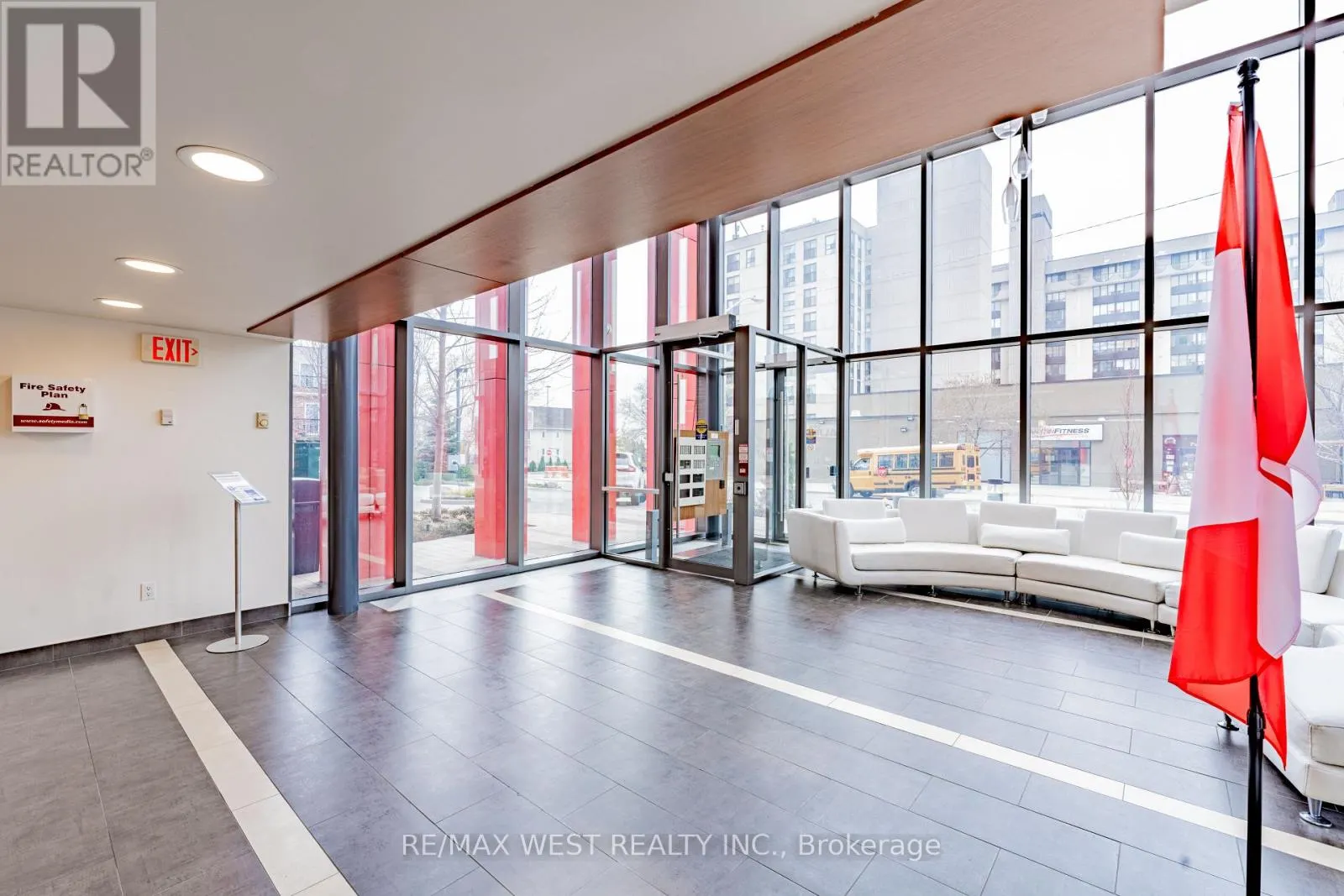 625 - 15 JAMES FINLAY WAY