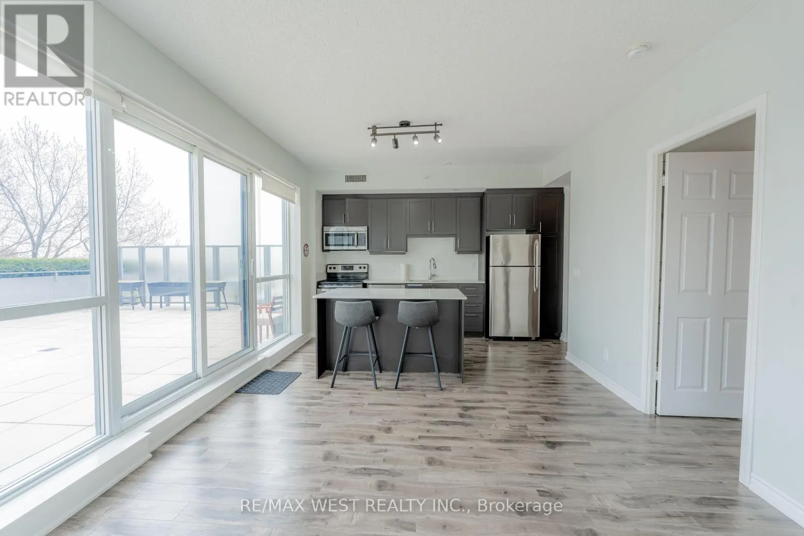 625 - 15 JAMES FINLAY WAY