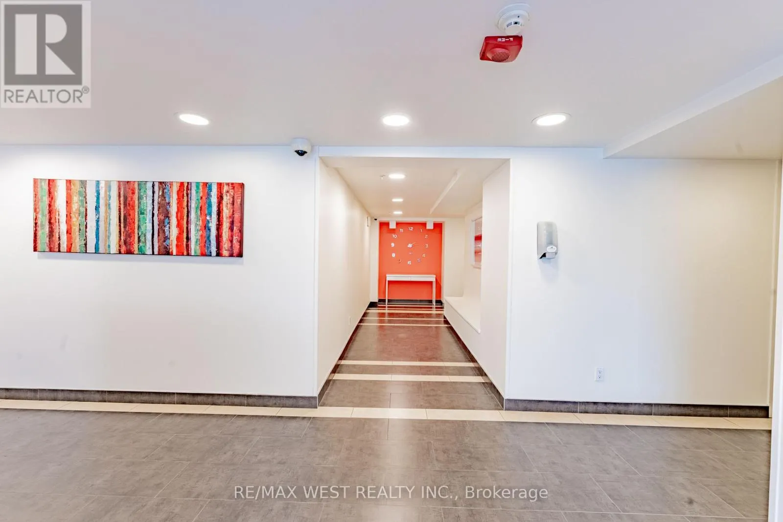 625 - 15 JAMES FINLAY WAY