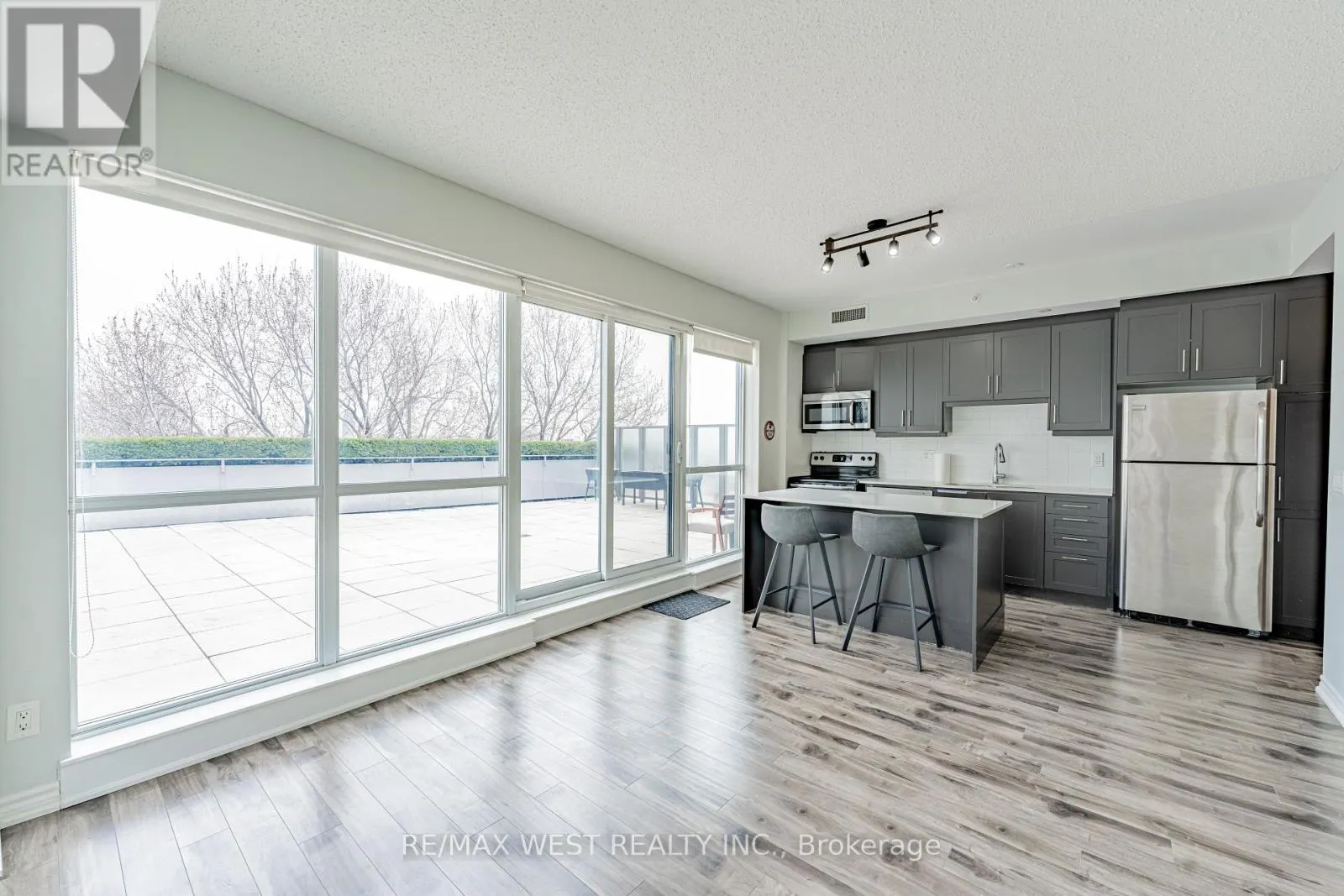 625 - 15 JAMES FINLAY WAY
