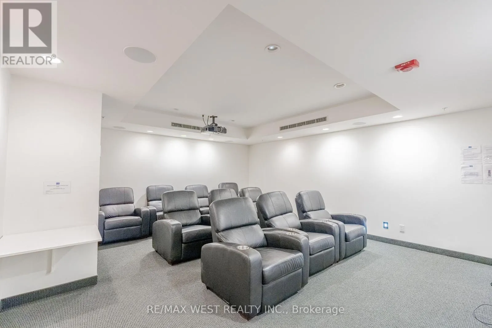 625 - 15 JAMES FINLAY WAY