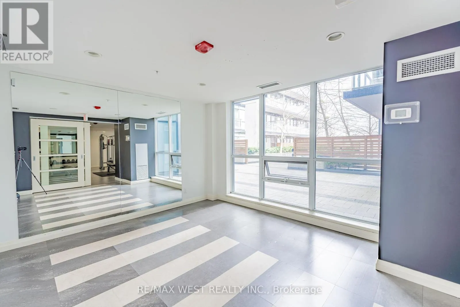 625 - 15 JAMES FINLAY WAY