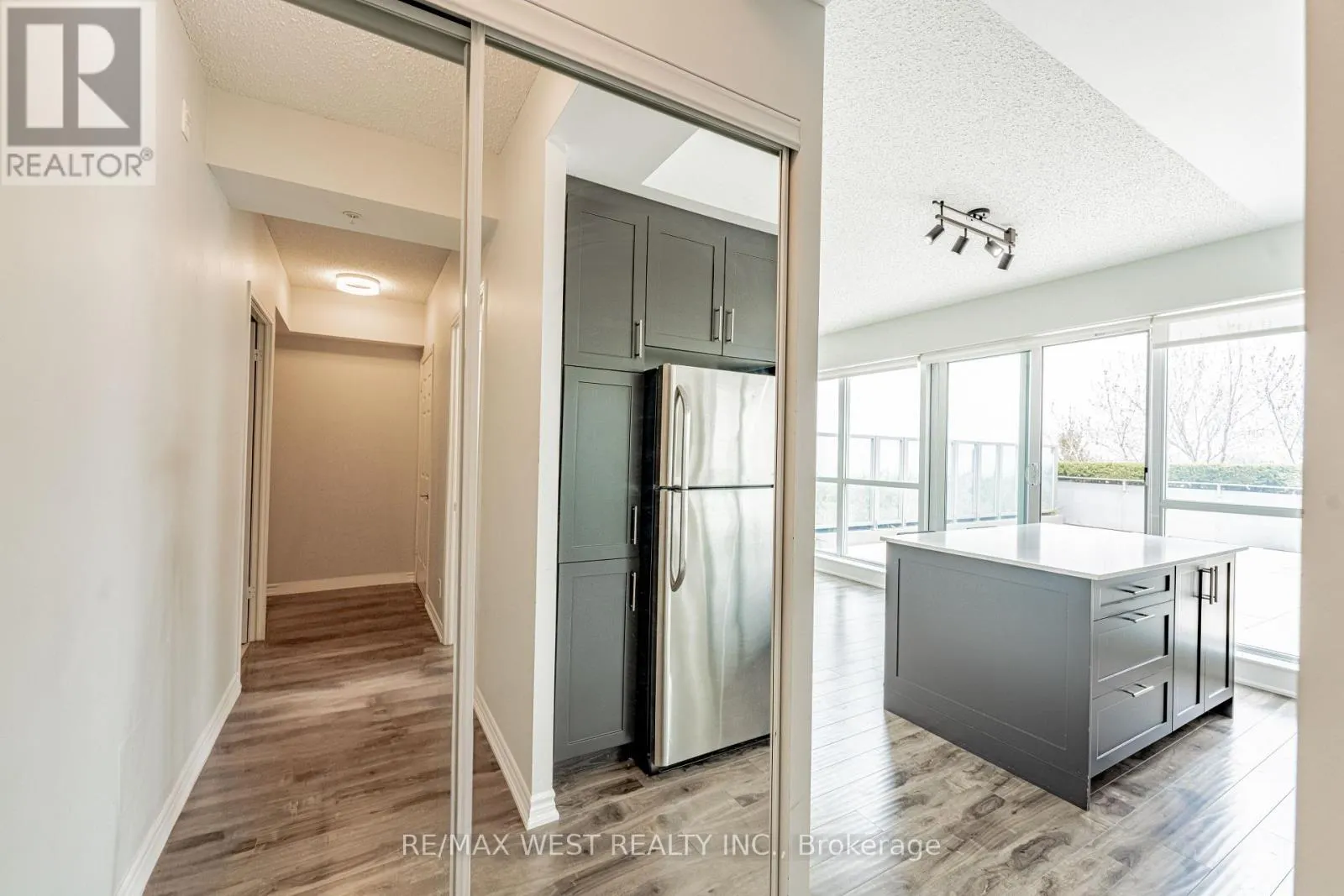 625 - 15 JAMES FINLAY WAY