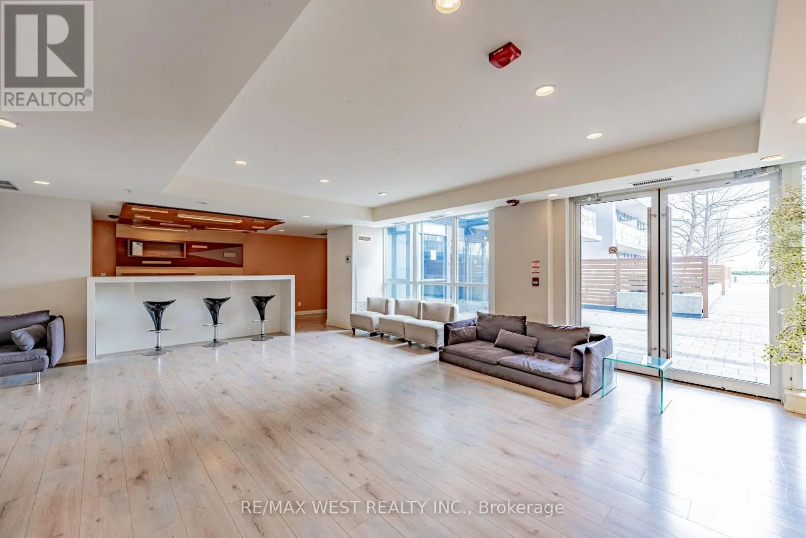 625 - 15 JAMES FINLAY WAY