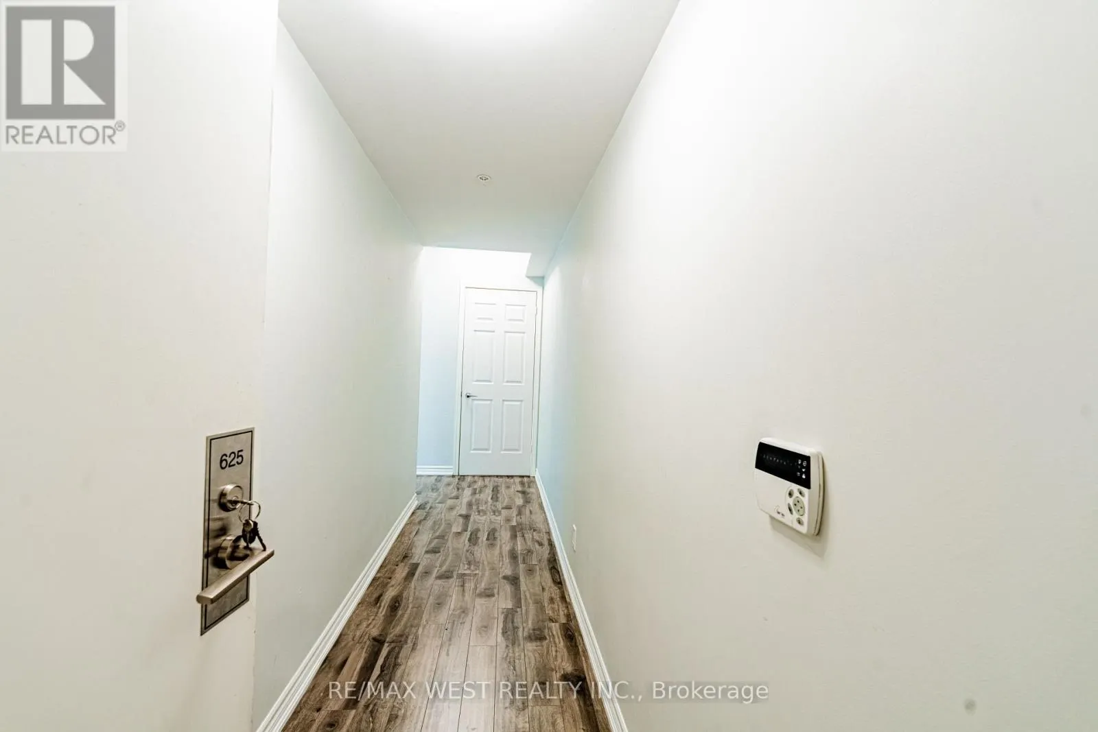 625 - 15 JAMES FINLAY WAY