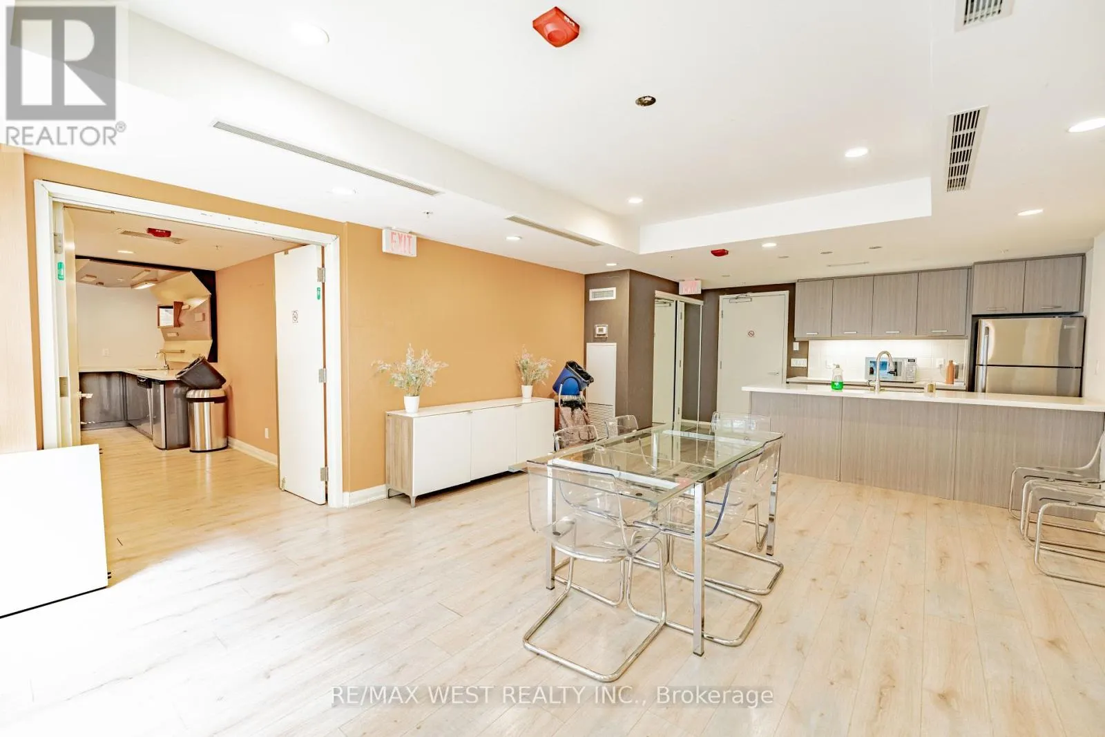 625 - 15 JAMES FINLAY WAY