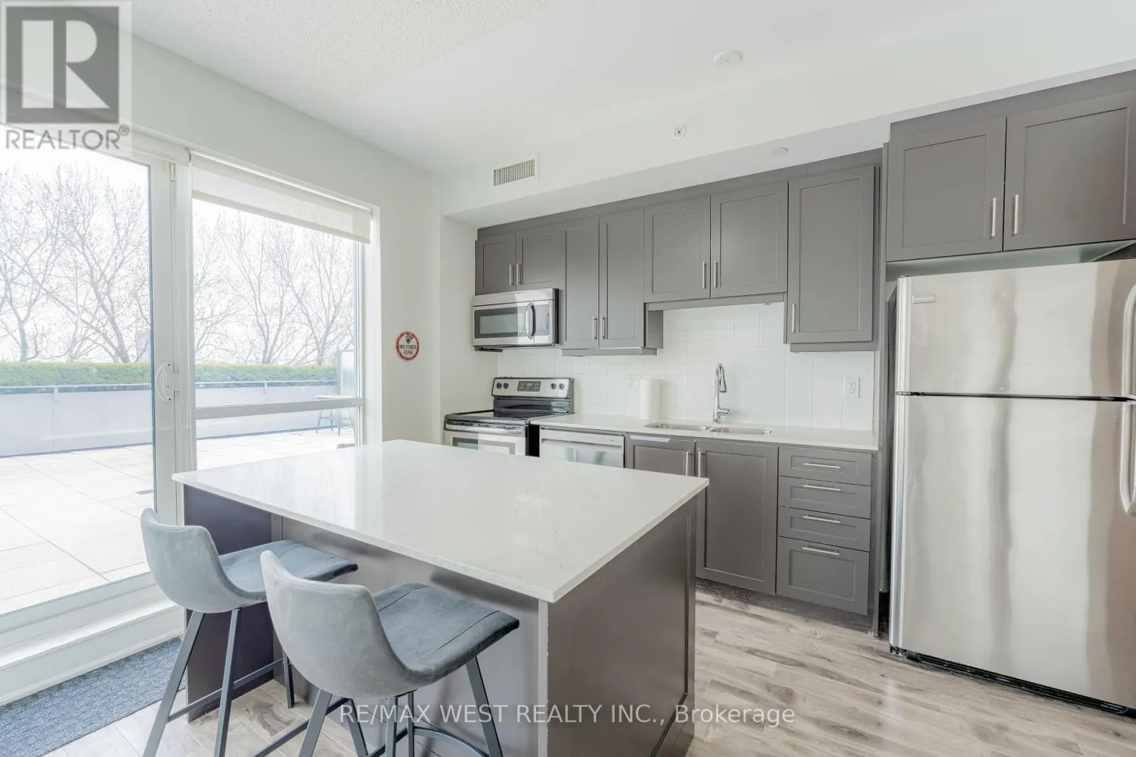 625 - 15 JAMES FINLAY WAY