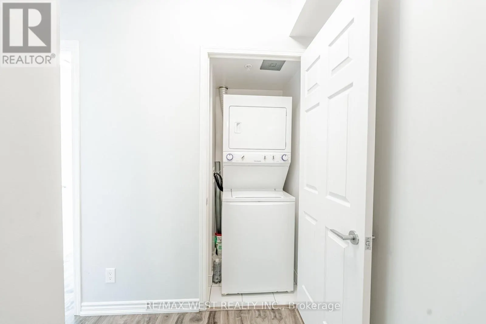 625 - 15 JAMES FINLAY WAY