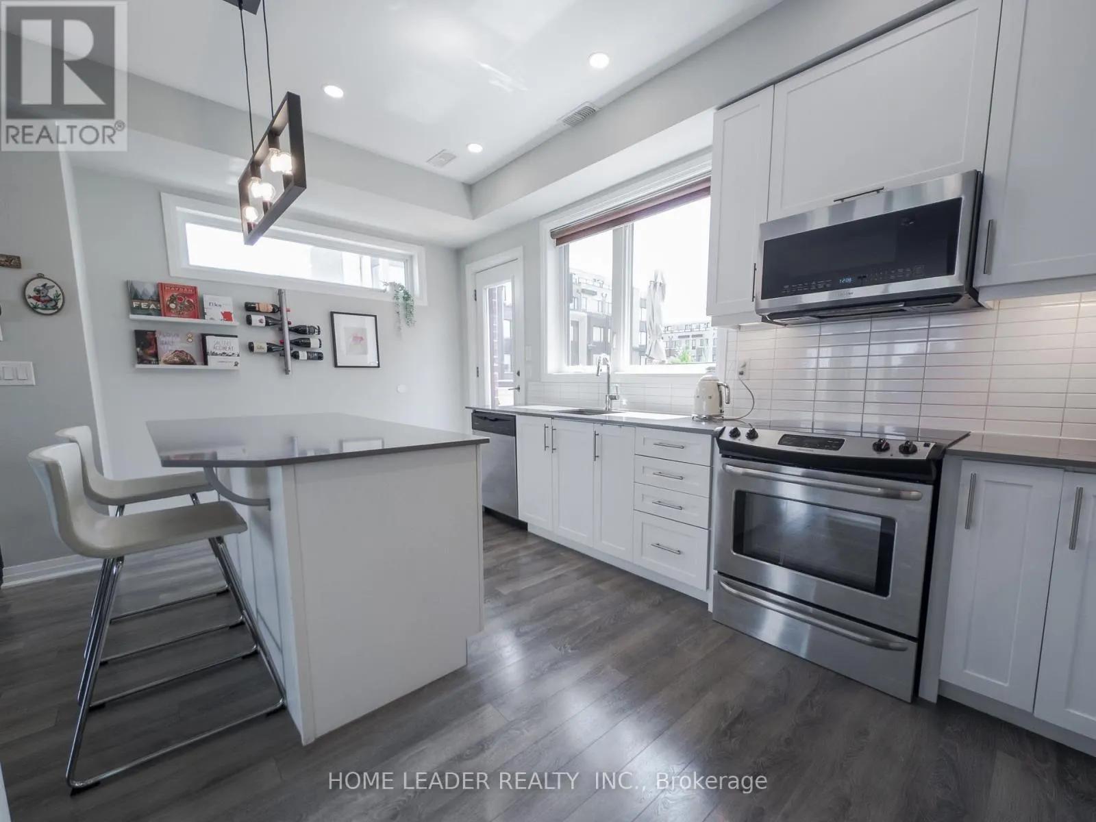 243 DOWNSVIEW PARK BOULEVARD S