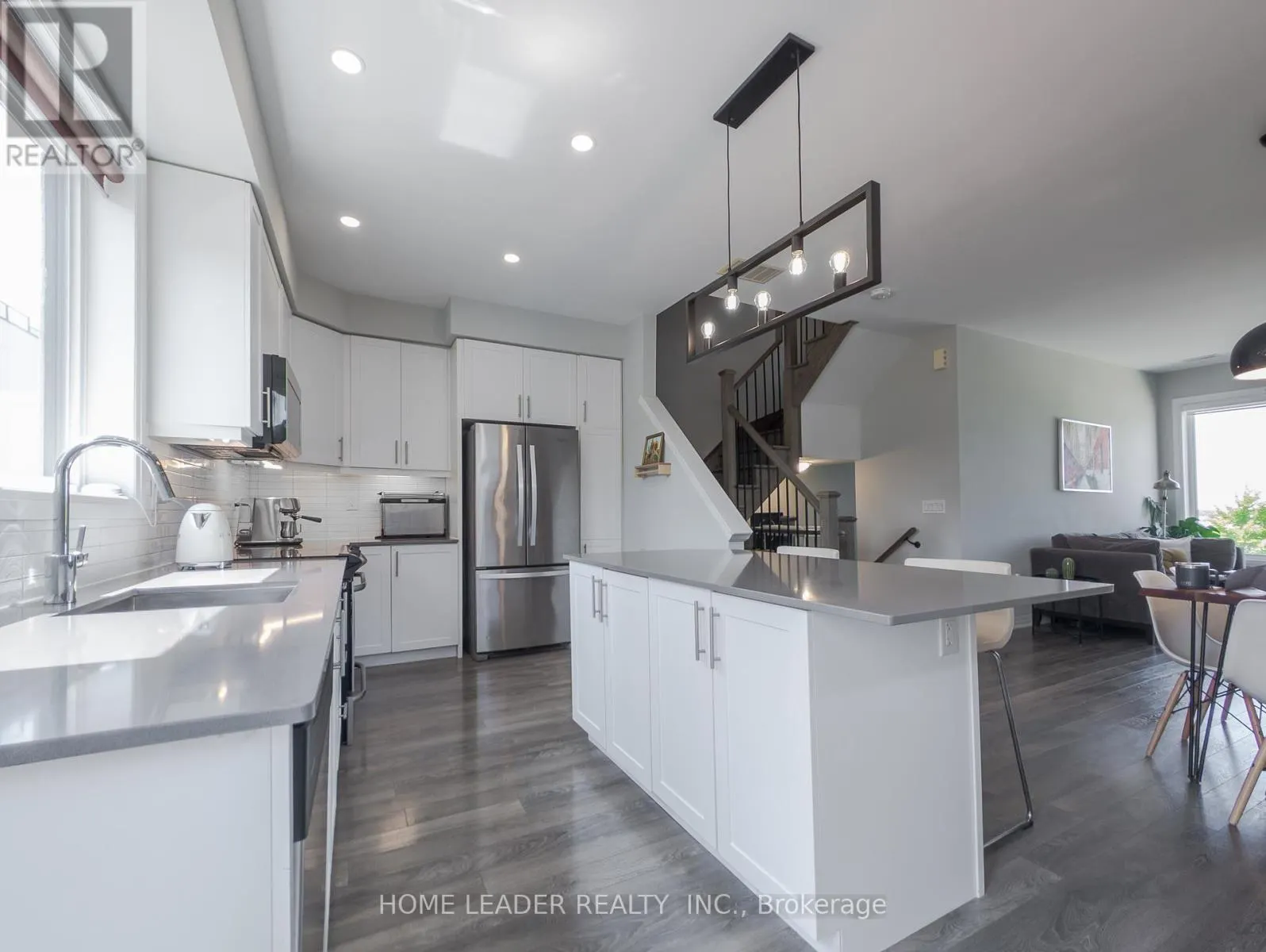 243 DOWNSVIEW PARK BOULEVARD S