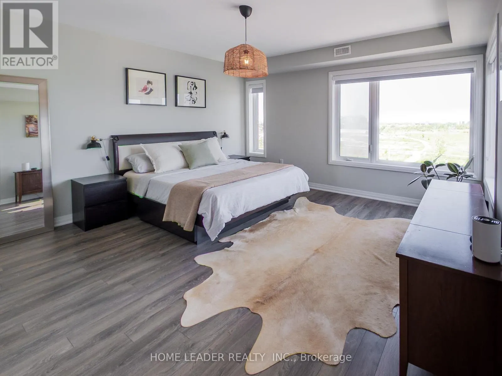 243 DOWNSVIEW PARK BOULEVARD S