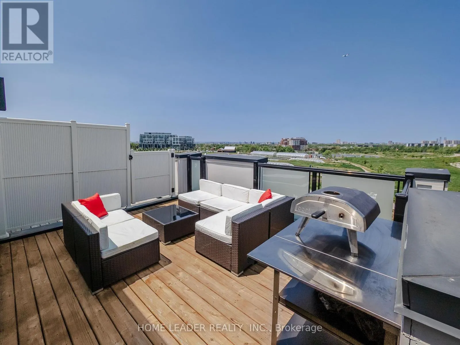 243 DOWNSVIEW PARK BOULEVARD S
