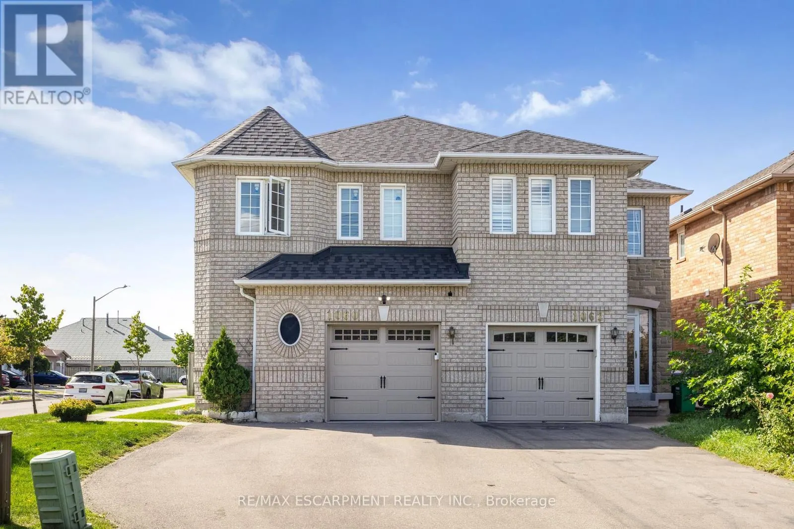 1060 FOXGLOVE PLACE