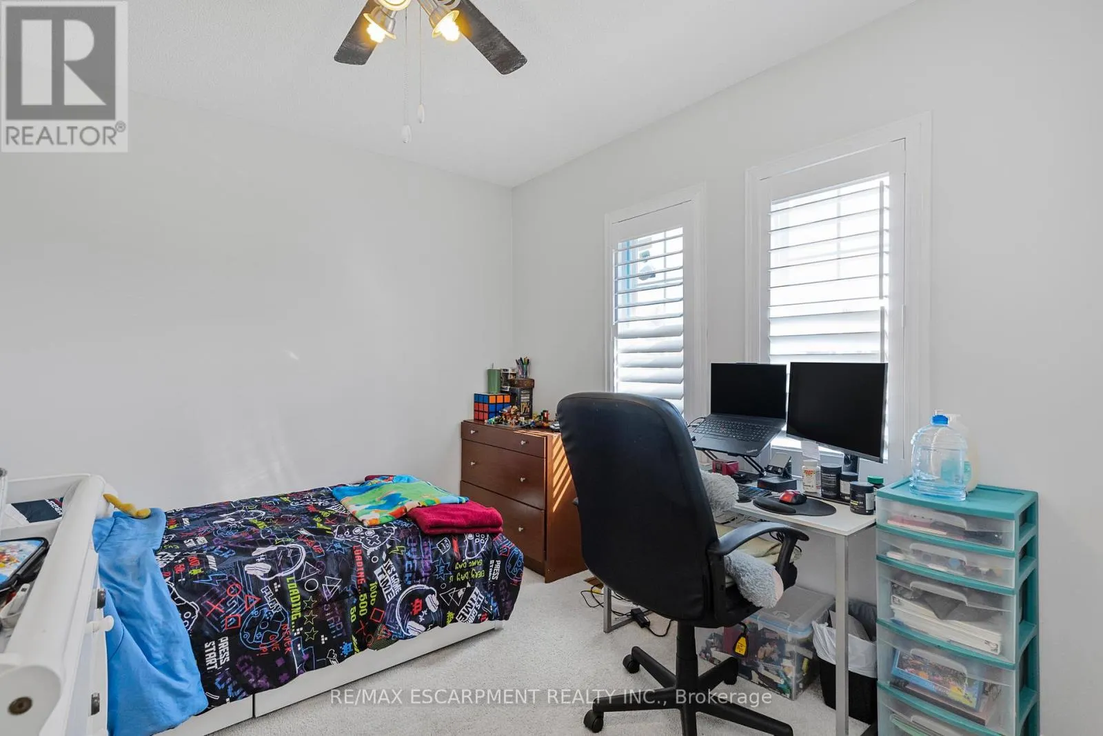 1060 FOXGLOVE PLACE