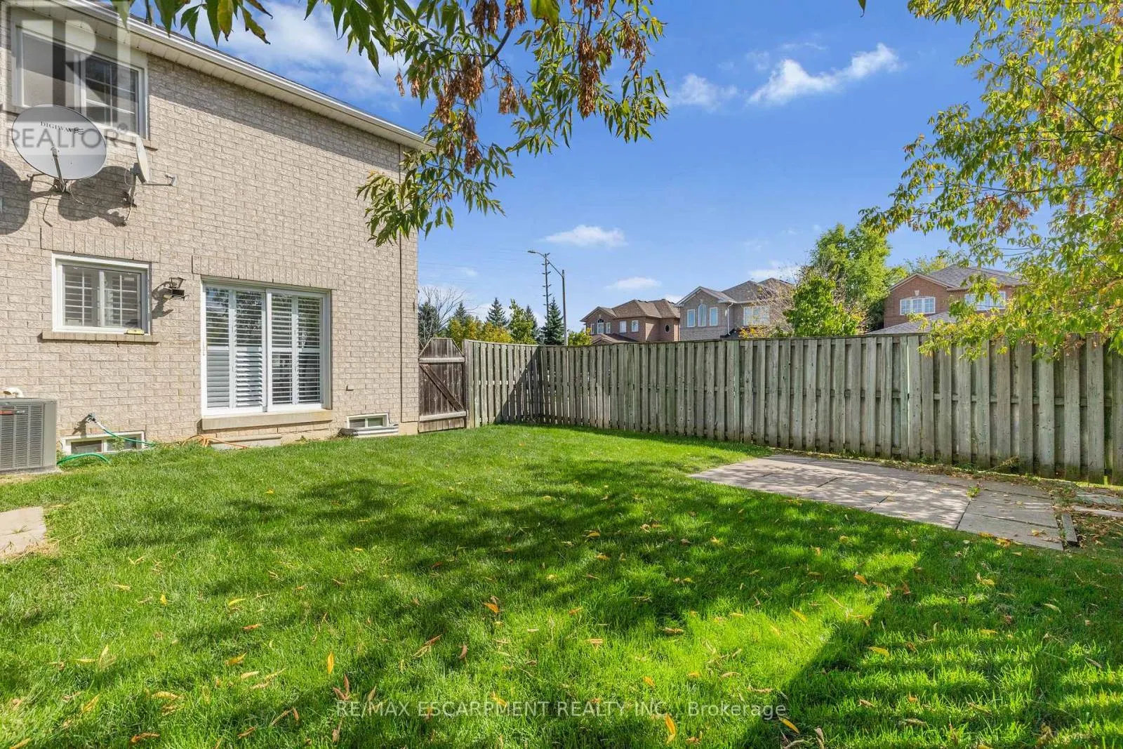 1060 FOXGLOVE PLACE