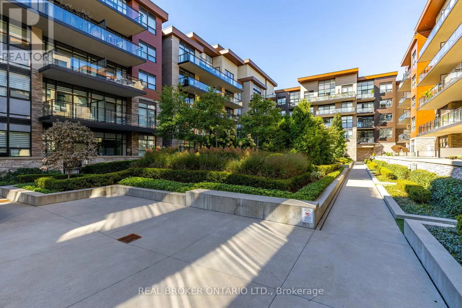 236 - 1575 LAKESHORE ROAD W