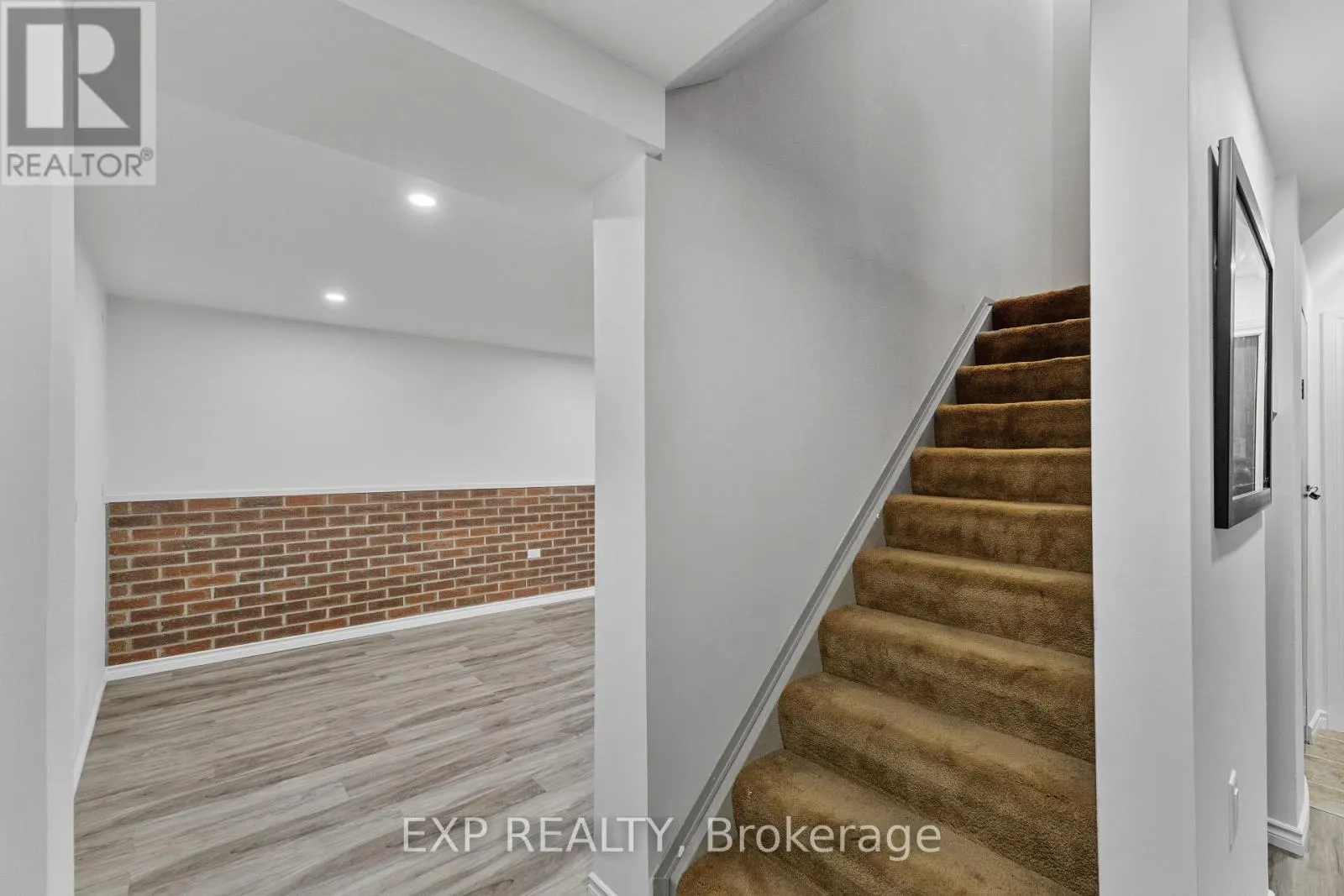 3 STILLWATER CRESCENT